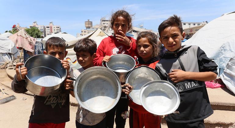 UN life-saving aid allowed to trickle into Gaza as needs mount