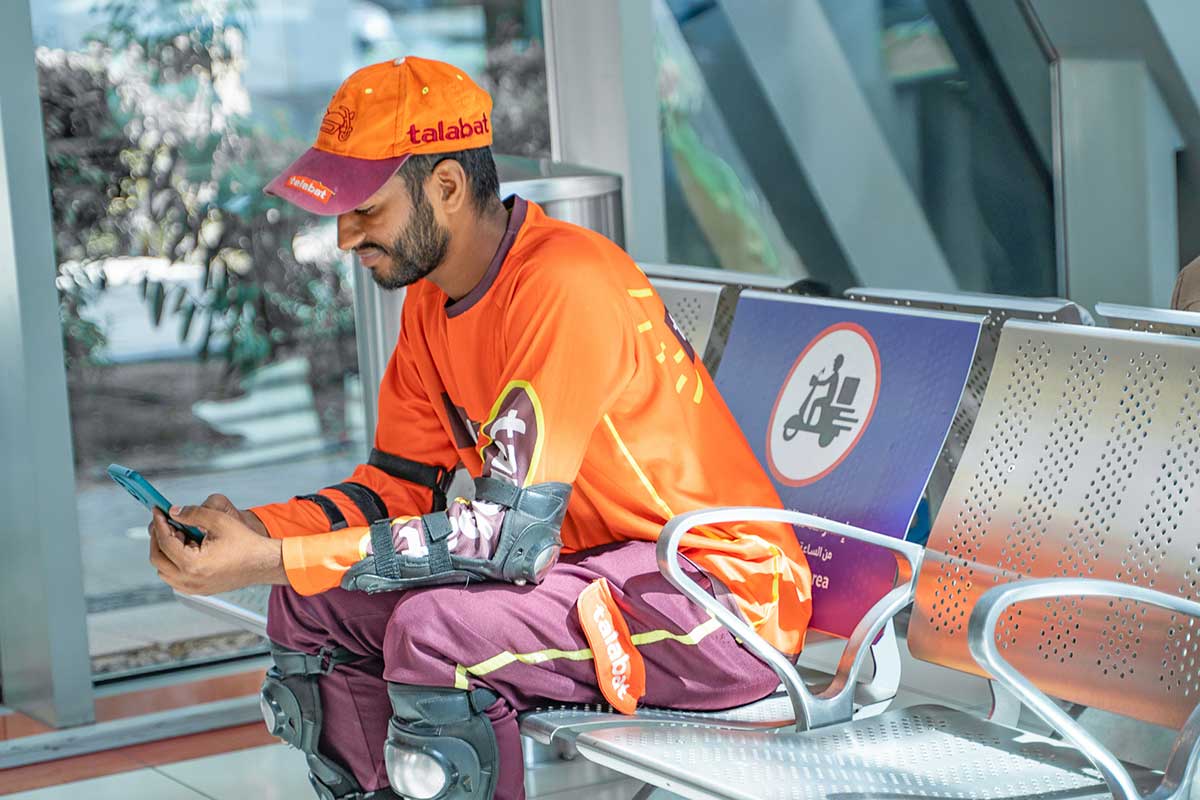 Dubai RTA opens 15 air-conditioned rest areas for delivery riders at metro and bus stations