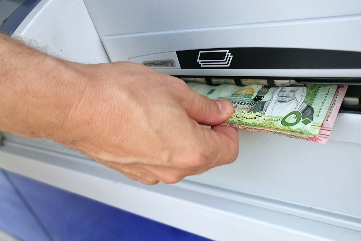 Saudi banks reduce monthly deductions by a significant rate