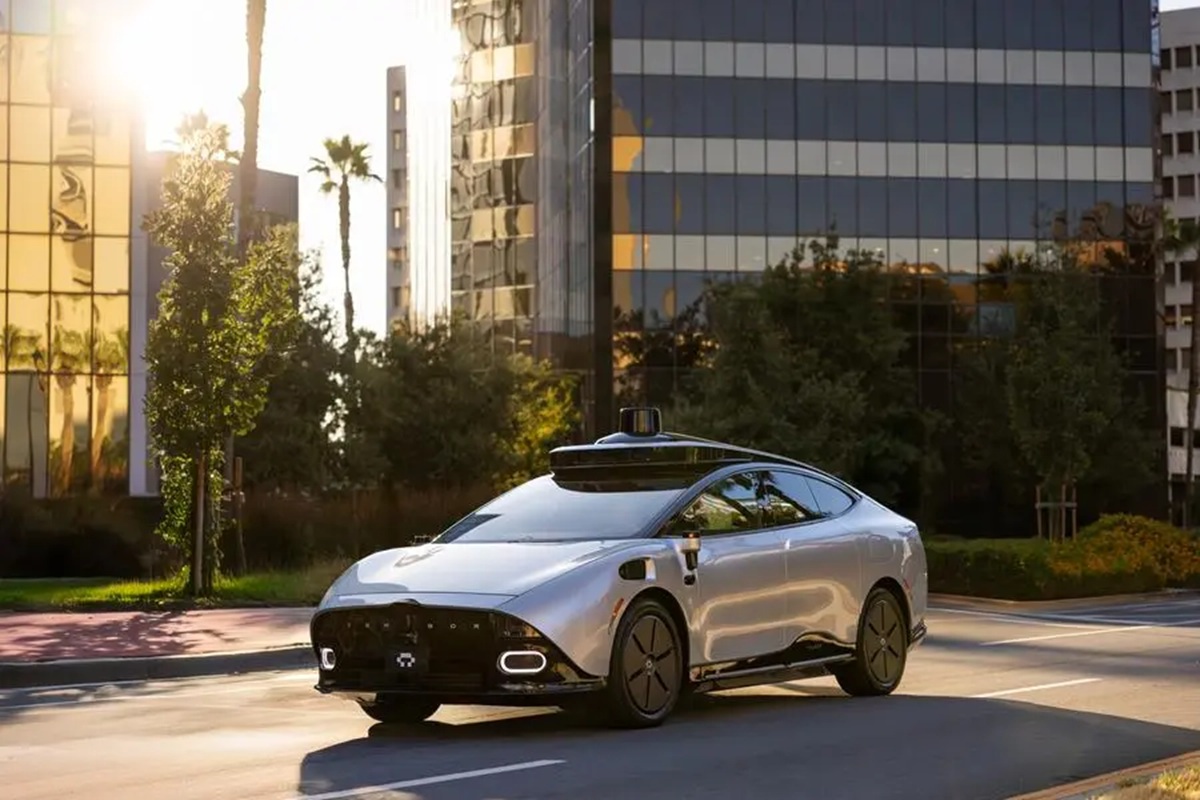 World-first robocar to debut in Dubai